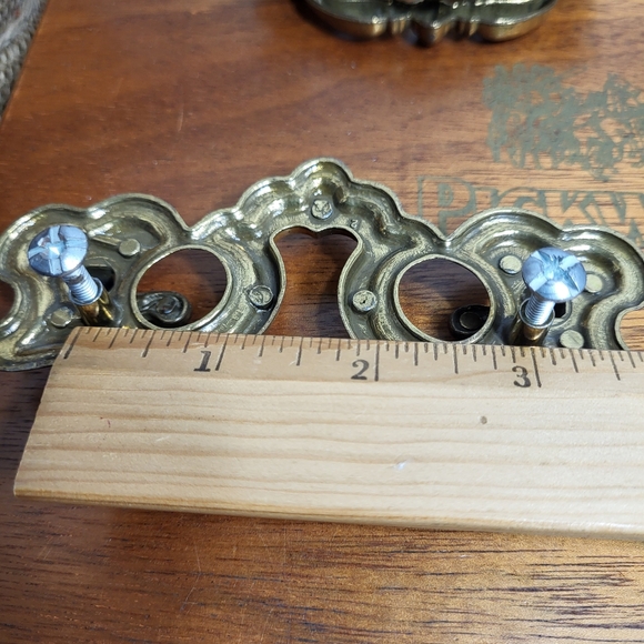 Vintage ILCO Unican Batwing Cutout Drop Bail Brass Drawer Pulls and Key Plate - Picture 16 of 16